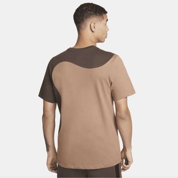 Nike Men’s Short Sleeve Color Clash Brown Tan T-Shirt Size Small - Picture 5 of 15